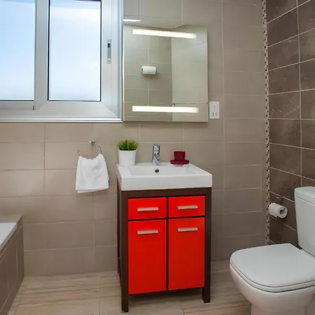 Apartment Fig Tree Bay Seafront 401 *