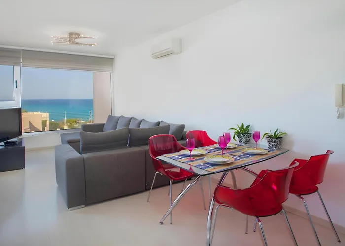 Fig Tree Bay Seafront 401 아파트