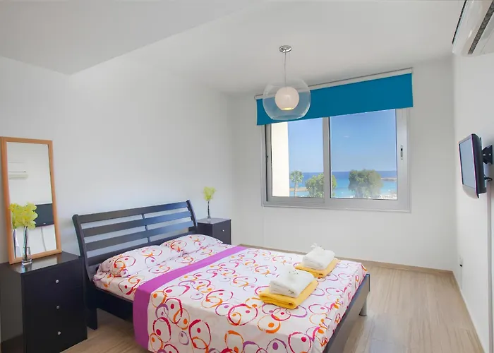 Fig Tree Bay Seafront 401 아파트 프로타라스